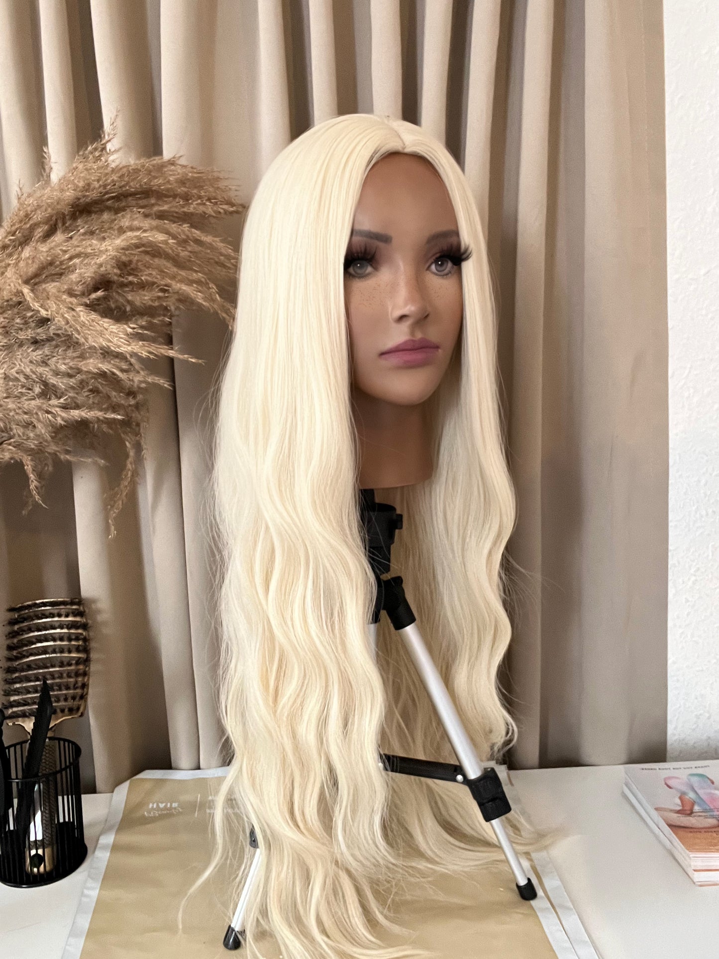 Tamera 28” Long Wavy Blonde Hair Wig