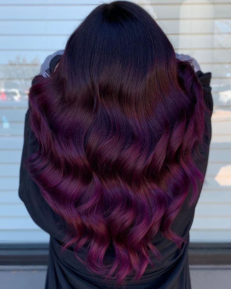 Sleigh the Season: Trendy Christmas Hair Colors You'll Adore