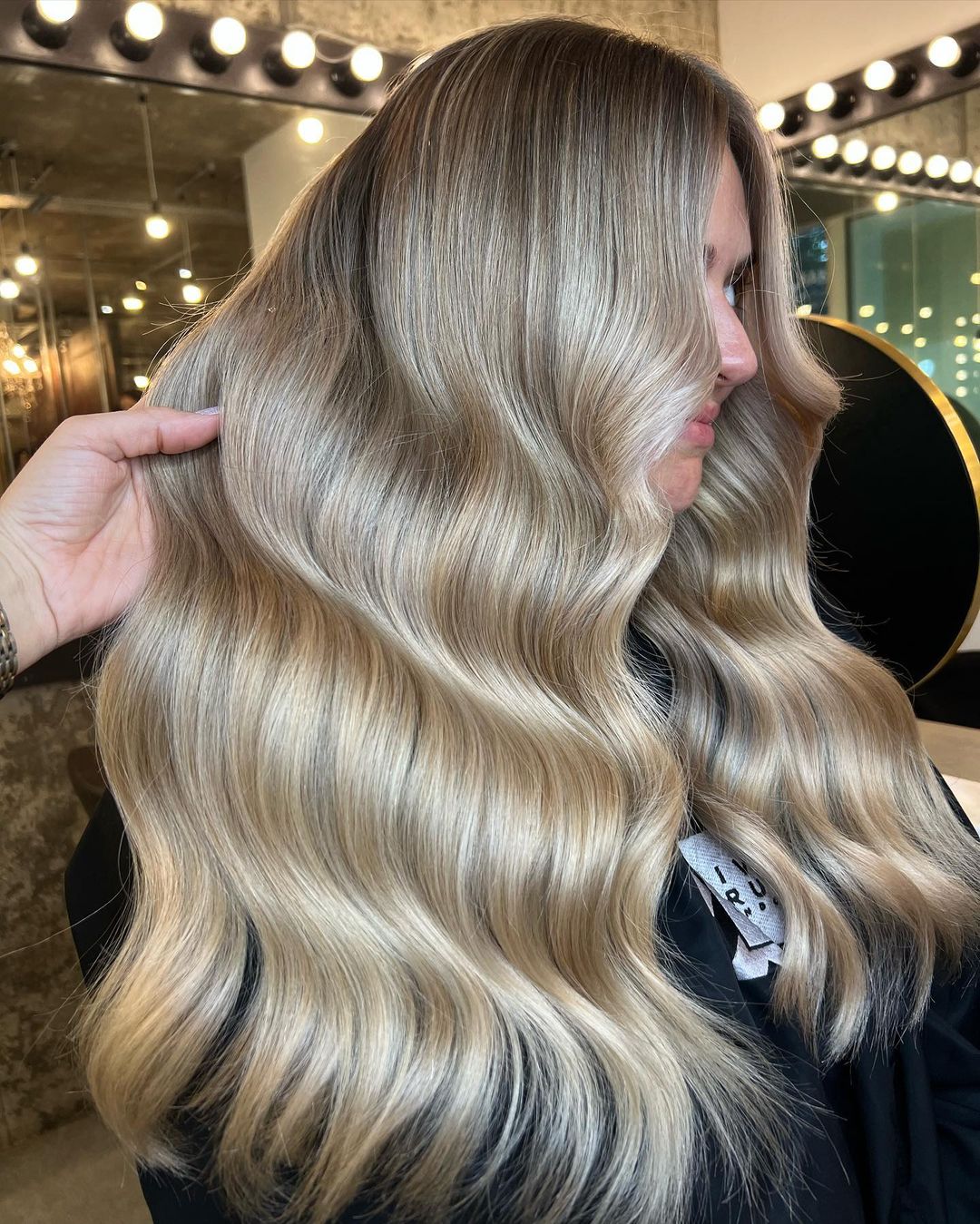 blonde balayage hair looks