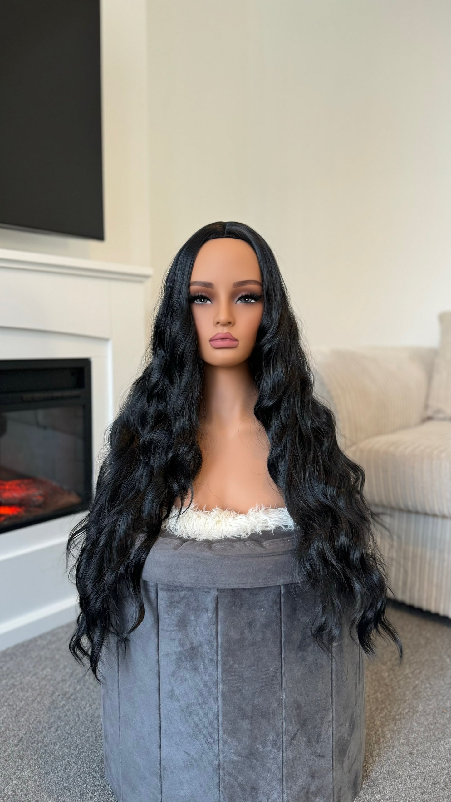 model non lace synthetic hair wig

