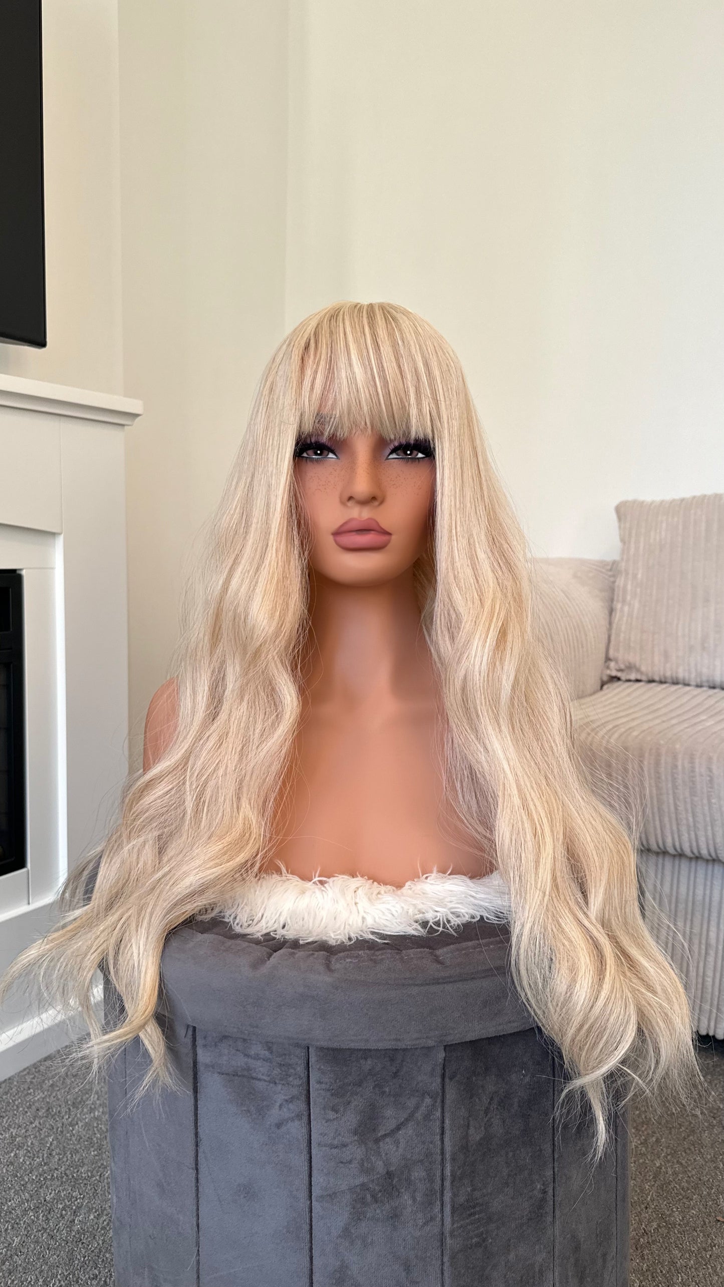 model blonde bangs synthetic hair wig
